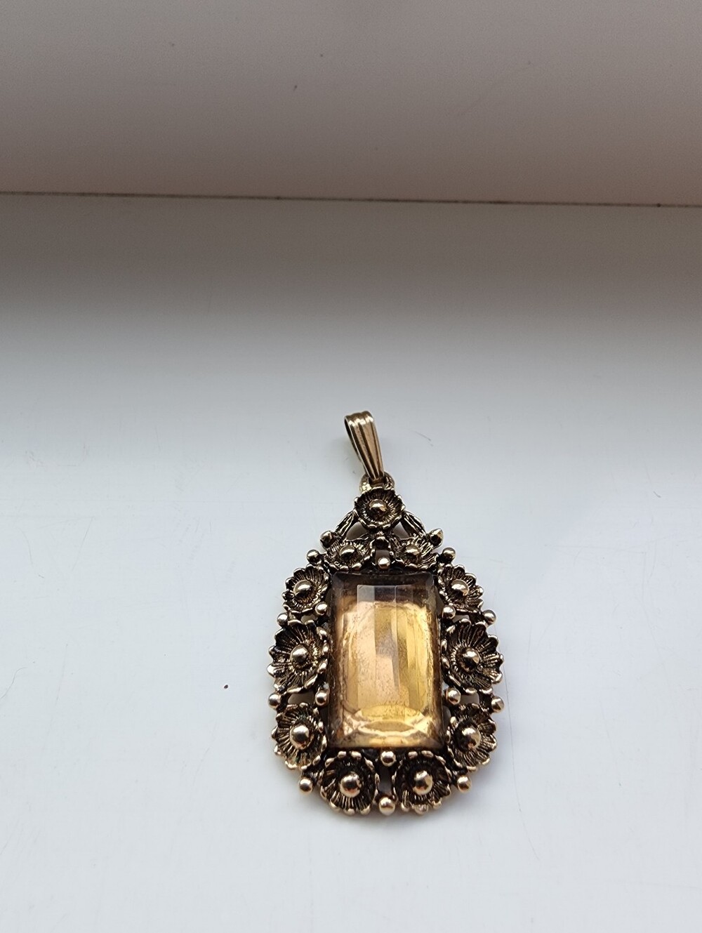 Vintage Sarah Coventry Gold Tone Pendant with Glass Rhinestone - Picture 4 of 4